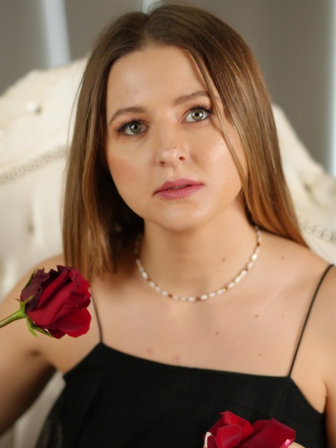 Naszyjnik Rilly - masa perłowa i rubin | byNADI